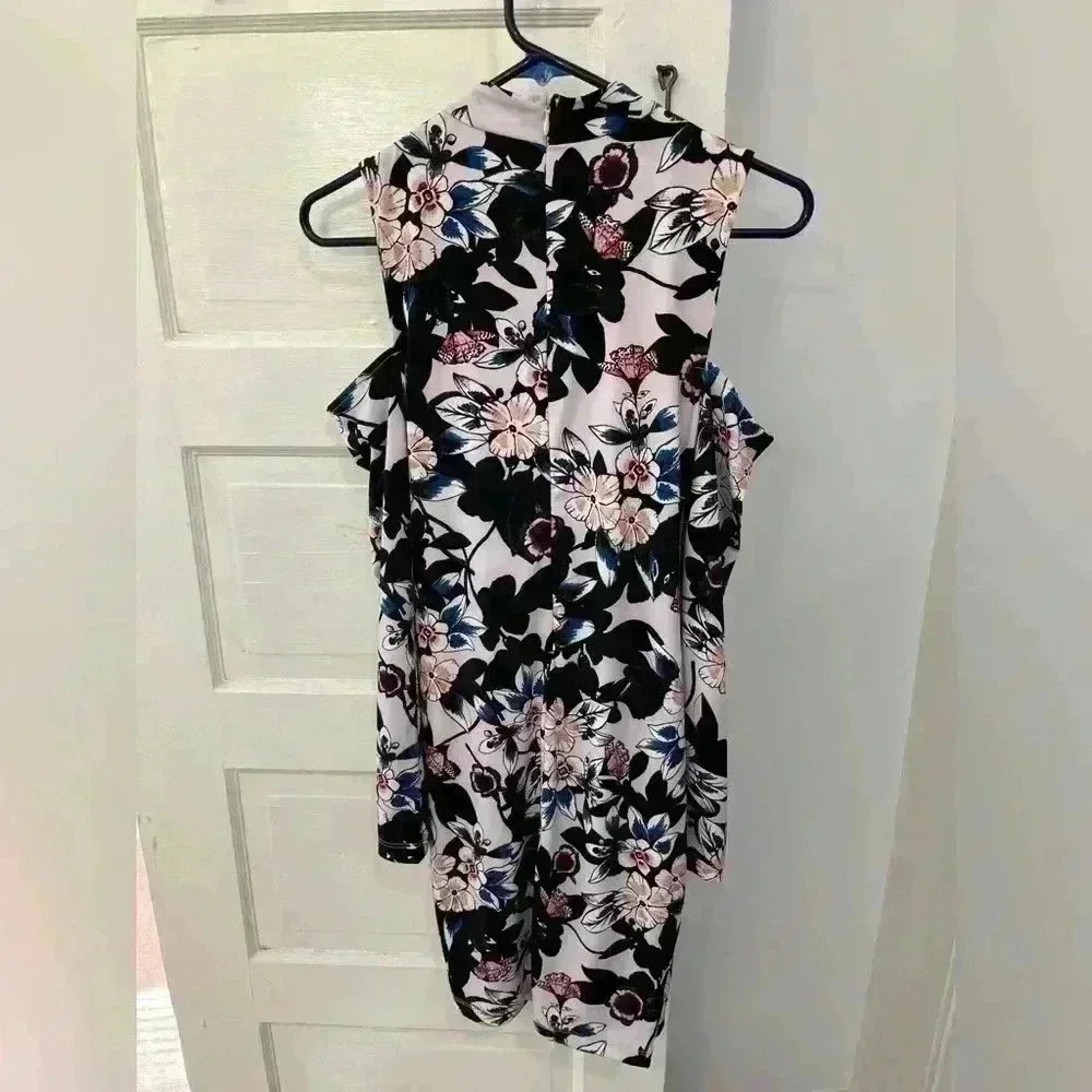 GUESS off the shoulder floral dress NWT brand new - Picture 6 of 8